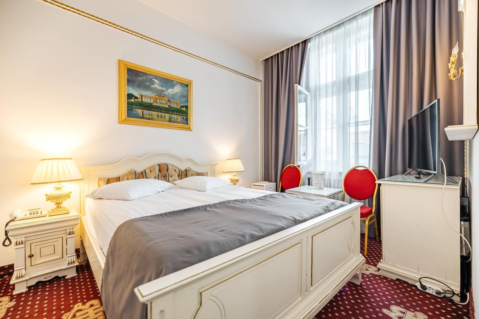 Hotel Imparatul Romanilor Sibiu Exterior foto