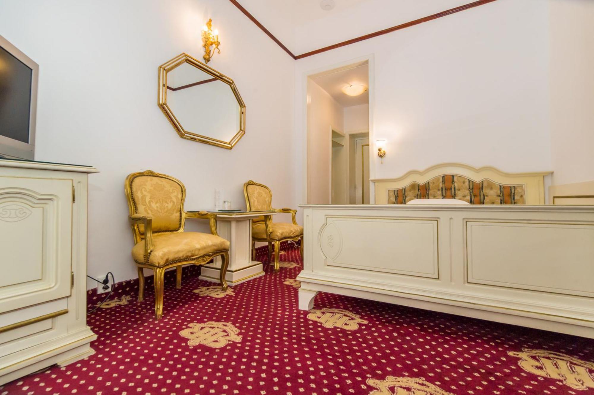 Hotel Imparatul Romanilor Sibiu Cameră foto