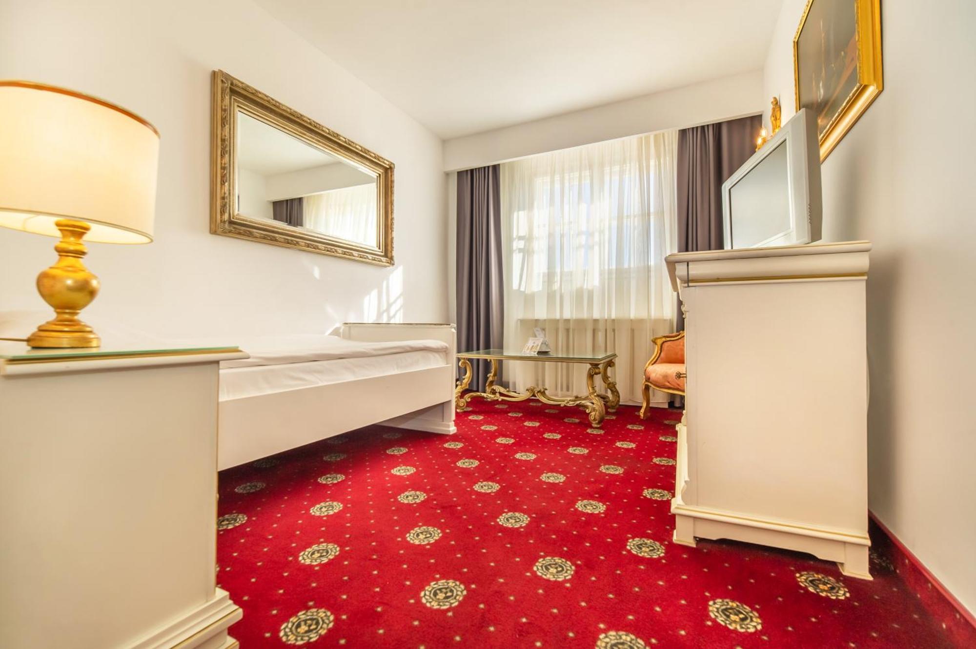 Hotel Imparatul Romanilor Sibiu Cameră foto