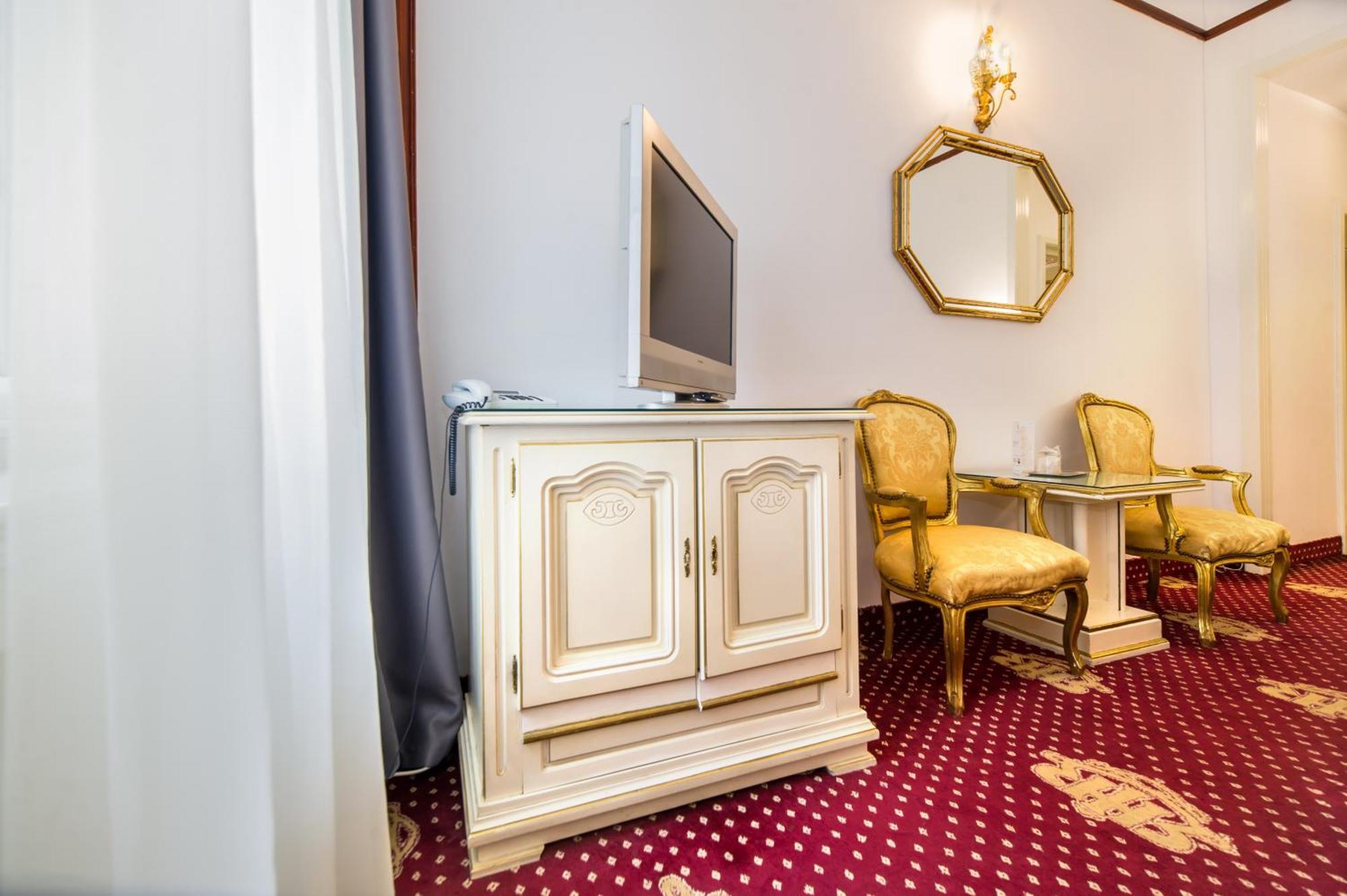 Hotel Imparatul Romanilor Sibiu Cameră foto