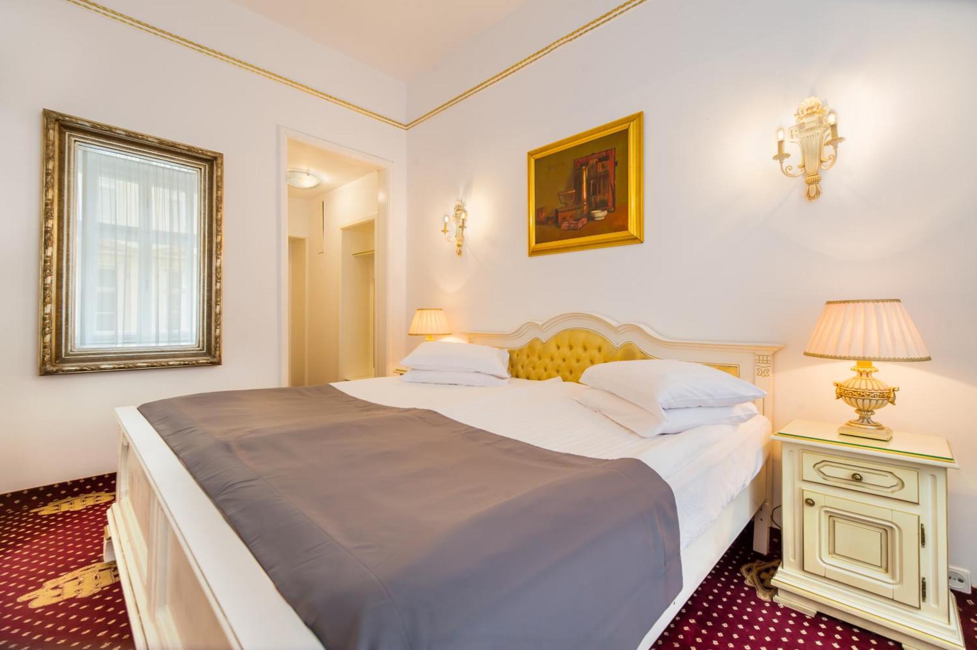 Hotel Imparatul Romanilor Sibiu Cameră foto