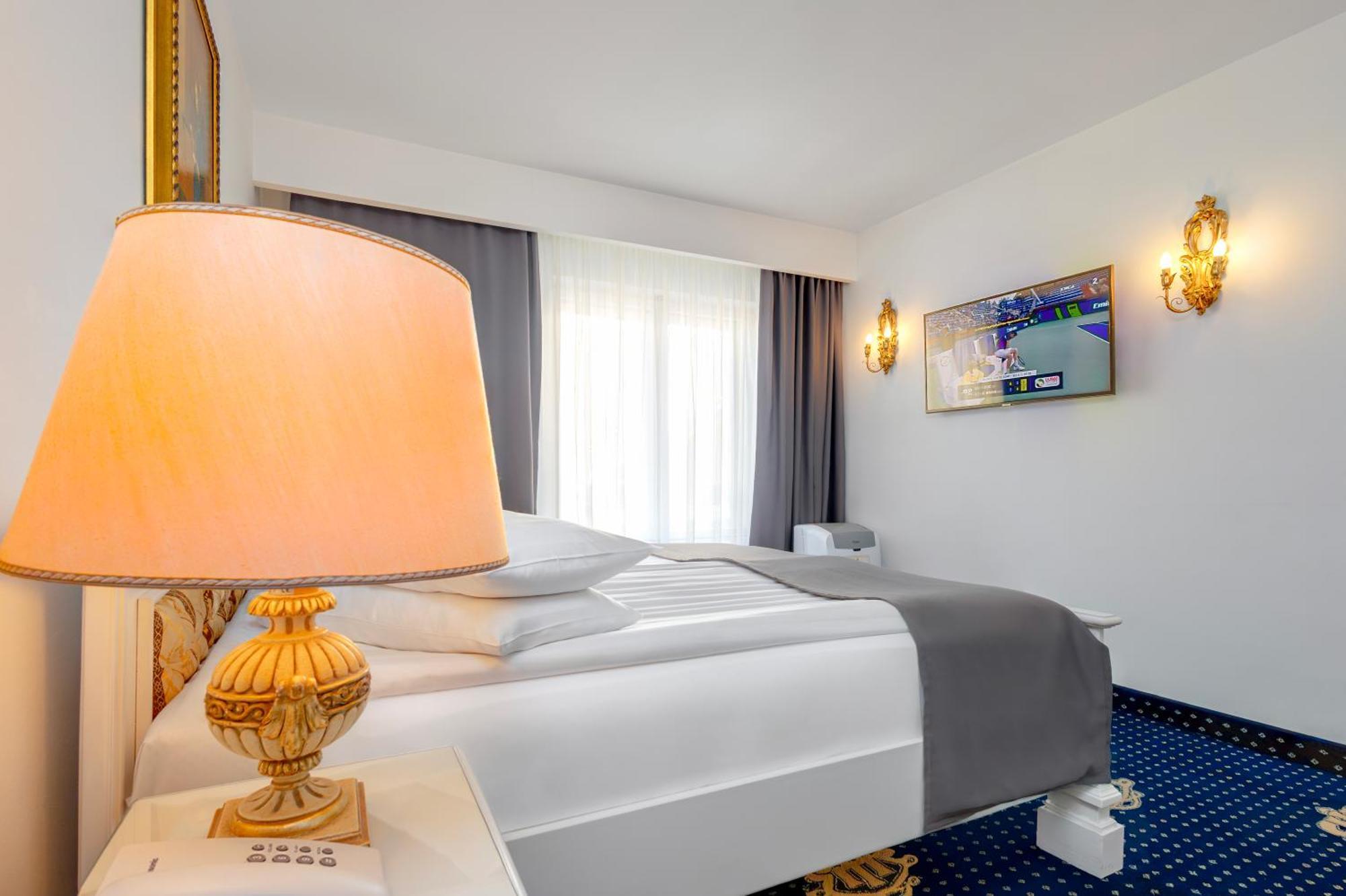 Hotel Imparatul Romanilor Sibiu Exterior foto